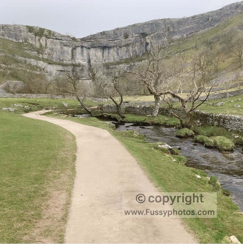 Pennine Way: Malham — approaching Malham Cove