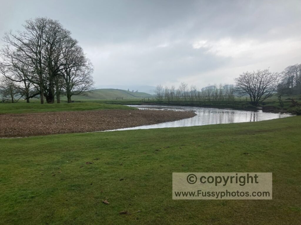 Pennine Way: Horton‑in‑Ribblesdale to Hardraw — river meander Hawes