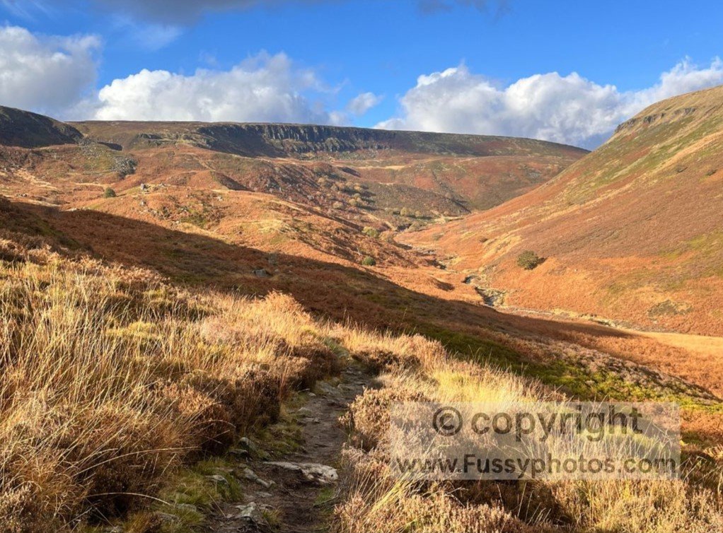 Crowden–Black Hill Pennine Way — autumn views of Laddow Rocks