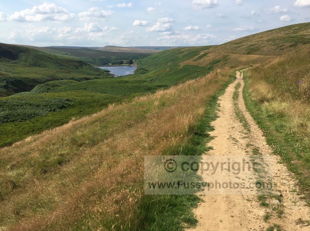 Descending from Wessenden Head towards Wessenden Reservoir, representing a highlight of Stage 1 in my weekend‑friendly Pennine Way split.