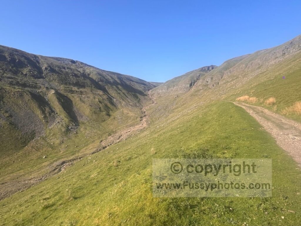 Great Rundale southern flank alt — Photo of the track traversing the southern flank of Great Rundale, with the higher ground ahead and Dufton Pike now behind.